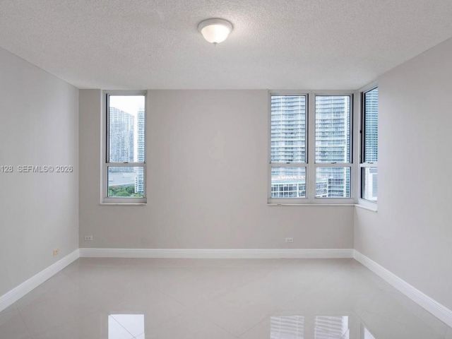 Apartment for rent  Unit #2004 - photo 7264209