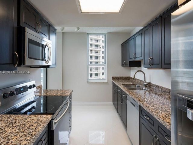 Apartment for rent  Unit #2004 - photo 7264211