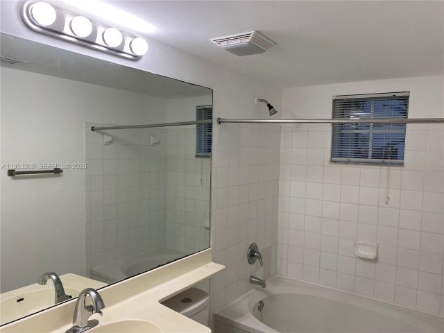 Apartment for rent  Unit #2119 - photo 7450271