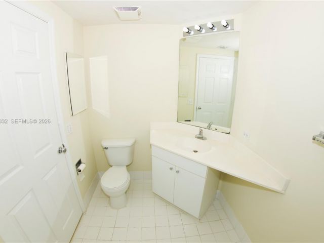 Apartment for rent  Unit #4312 - photo 7450234