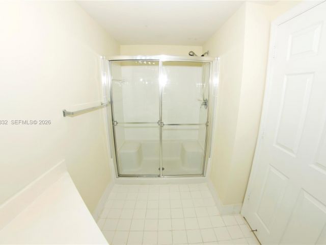 Apartment for rent  Unit #4312 - photo 7450235