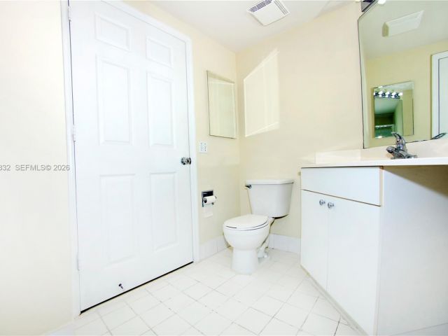 Apartment for rent  Unit #4312 - photo 7450236