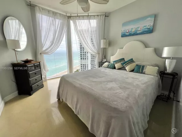 2-bedroom condo for rent in Sunny Isles Beach - 16699 Collins Ave 2109 - MondialRealty