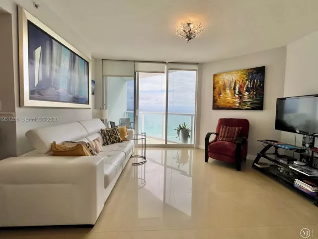 2-bedroom condo for rent in Sunny Isles Beach - 16699 Collins Ave 2109 - MondialRealty