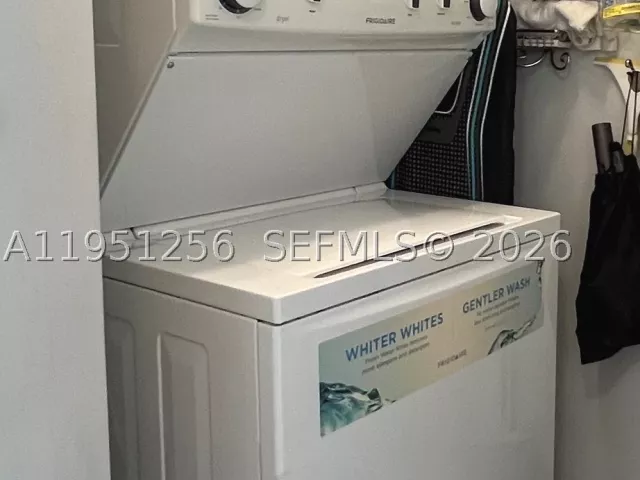 2-bedroom condo for rent in Sunny Isles Beach - 16699 Collins Ave 2109 - MondialRealty