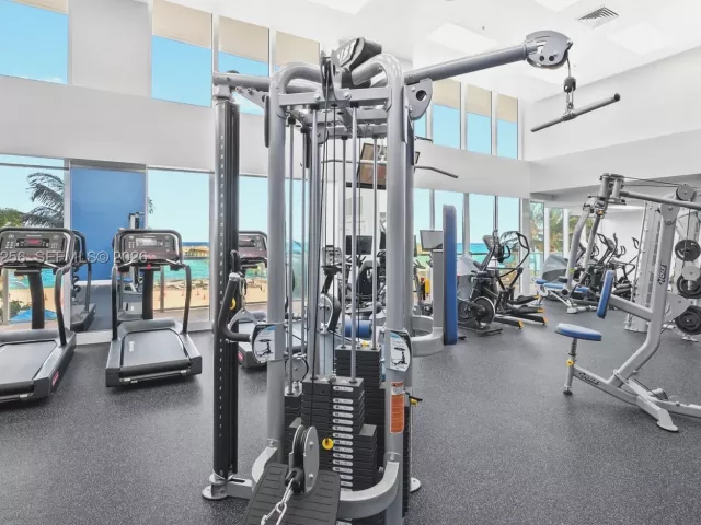 2-bedroom condo for rent in Sunny Isles Beach - 16699 Collins Ave 2109 - MondialRealty