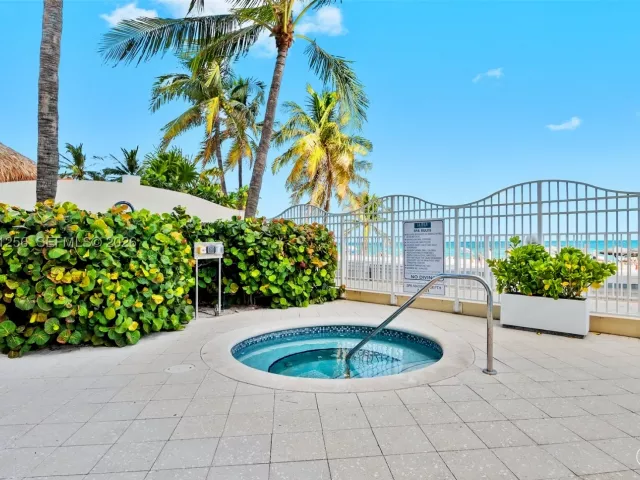 2-bedroom condo for rent in Sunny Isles Beach - 16699 Collins Ave 2109 - MondialRealty