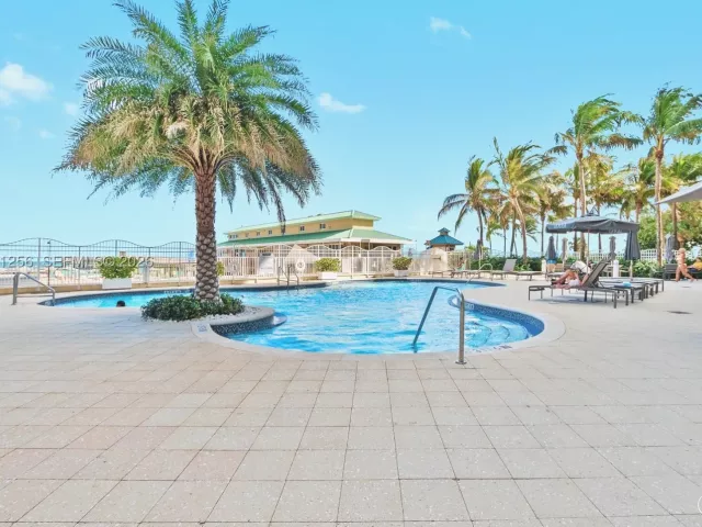 2-bedroom condo for rent in Sunny Isles Beach - 16699 Collins Ave 2109 - MondialRealty