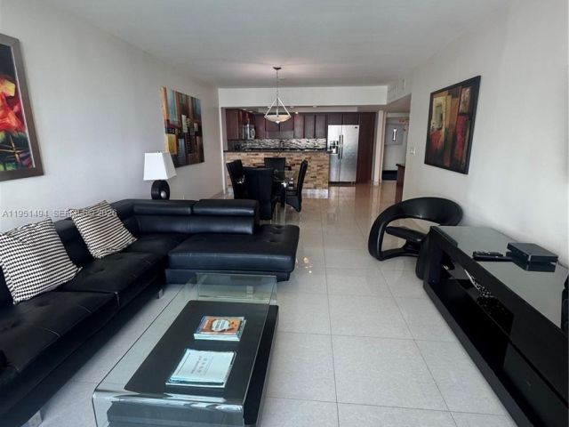 Apartment for rent  Unit #1427 - photo 7264382