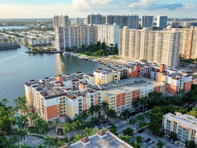 Apartment for rent  Unit #3404 - photo 7450262