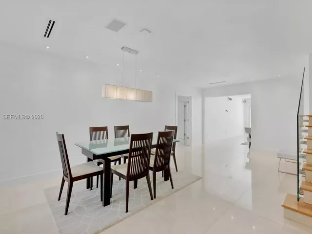 4-bedroom home for rent in Coral Gables - 1430 N Baracoa Ave - MondialRealty