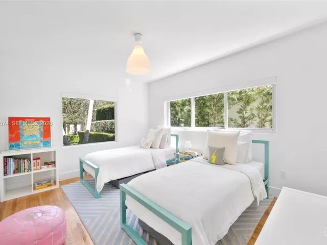 4-bedroom home for rent in Coral Gables - 1430 N Baracoa Ave - MondialRealty