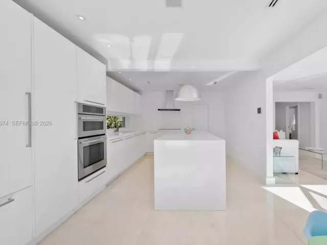 4-bedroom home for rent in Coral Gables - 1430 N Baracoa Ave - MondialRealty