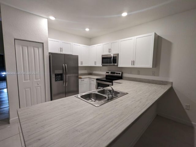 3-bedroom home for rent in Homestead - 28661 SW 132nd Pl - MondialRealty