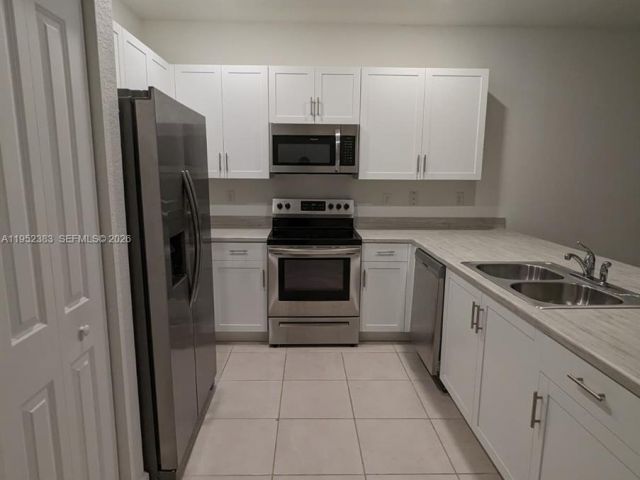 3-bedroom home for rent in Homestead - 28661 SW 132nd Pl - MondialRealty