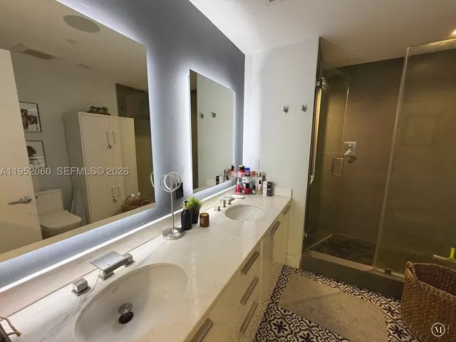 1-bedroom condo for sale in Miami - 1050 Brickell Ave 222 - MondialRealty