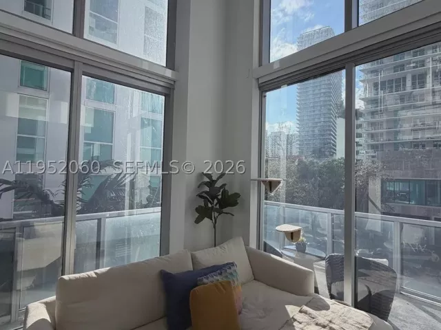 1-bedroom condo for sale in Miami - 1050 Brickell Ave 222 - MondialRealty