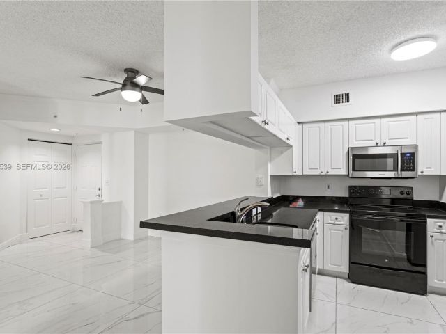 Apartment for sale  Unit #1210 - photo 7283770