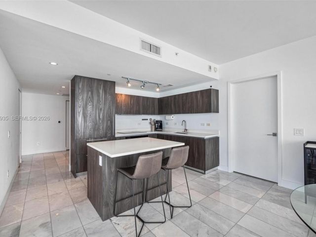 Apartment for sale  Unit #1701 - photo 7264447