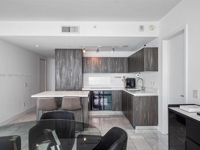 Apartment for sale  Unit #1701 - photo 7264449