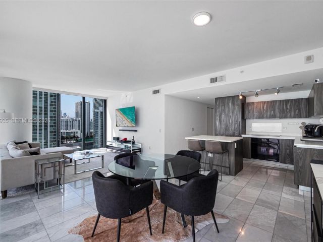 Apartment for sale  Unit #1701 - photo 7264450