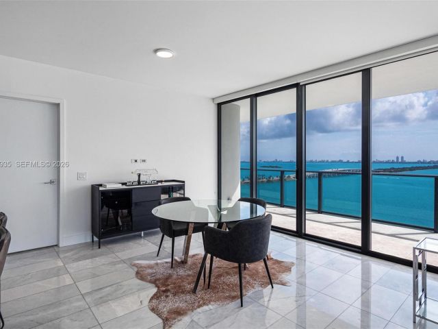 Apartment for sale  Unit #1701 - photo 7264453