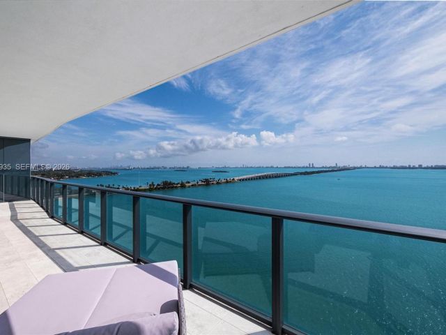 Apartment for sale  Unit #1701 - photo 7264458