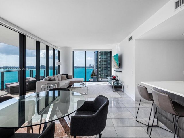 Apartment for sale  Unit #1701 - photo 7264459