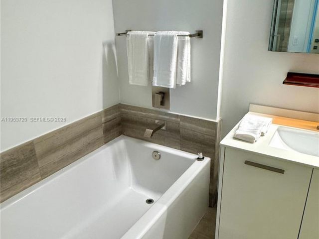 Apartment for rent  Unit #2504 - photo 7509700