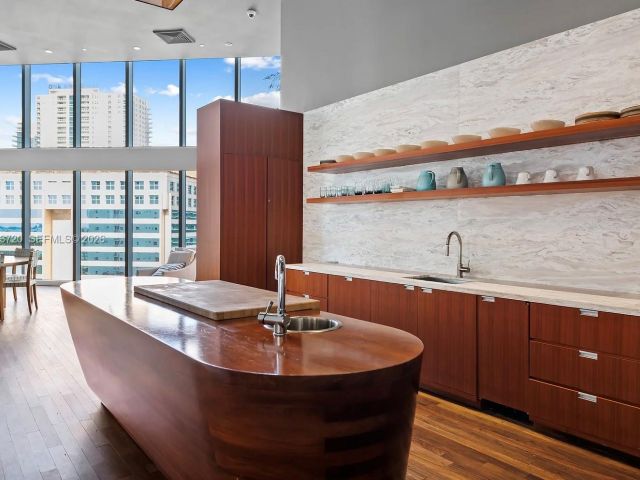 Apartment for rent  Unit #2504 - photo 7509709