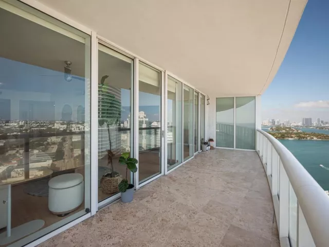 2-bedroom condo for rent in Miami Beach - 450 Alton Rd 2810 - MondialRealty