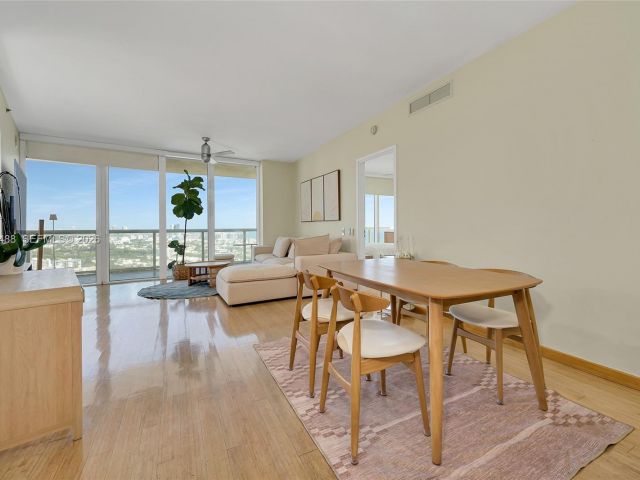 Apartment for rent  Unit #2810 - photo 7263447