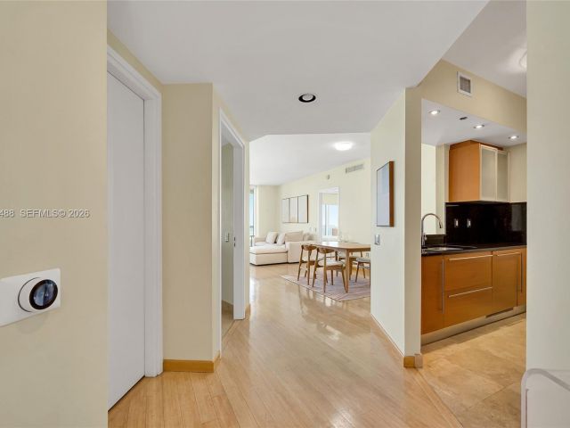 Apartment for rent  Unit #2810 - photo 7263450