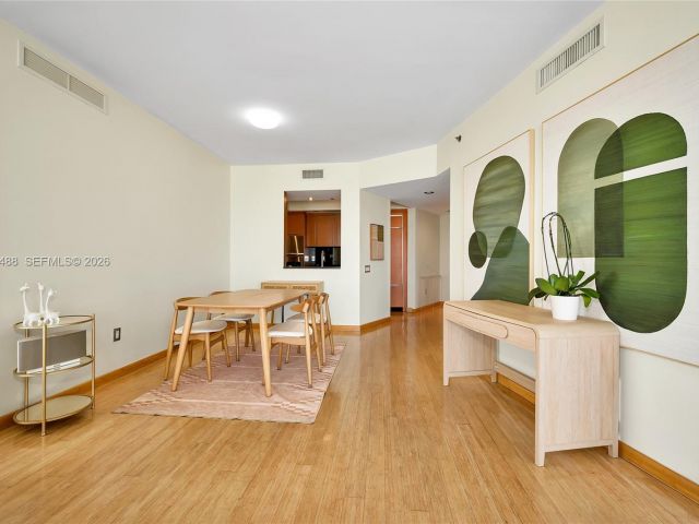 Apartment for rent  Unit #2810 - photo 7429535