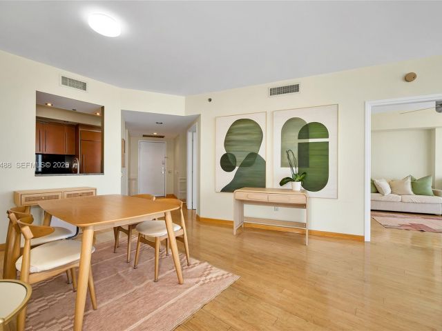 Apartment for rent  Unit #2810 - photo 7429538