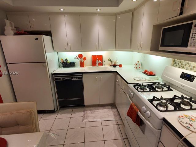 Apartment for sale  Unit #401 - photo 7442517