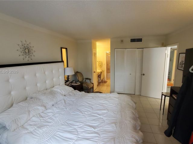 Apartment for sale  Unit #401 - photo 7442521