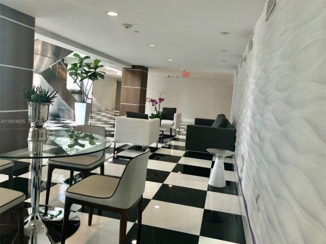 Apartment for rent  Unit #2505 - photo 7264314