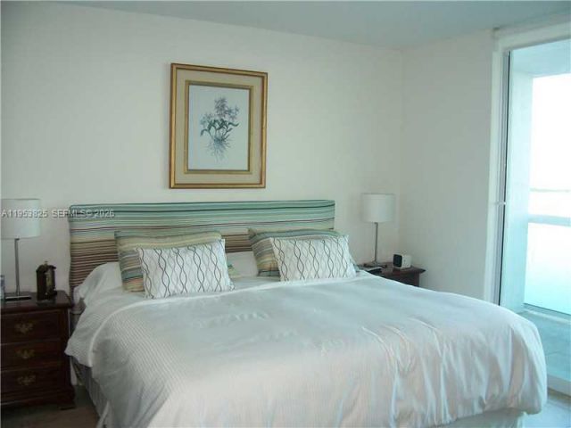 Apartment for rent  Unit #2505 - photo 7264330