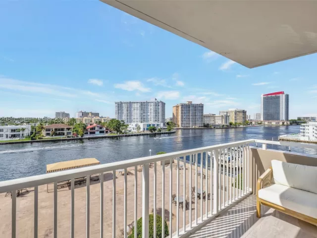 2-bedroom condo for sale in Hallandale Beach - 1965 S Ocean Dr 4S - MondialRealty