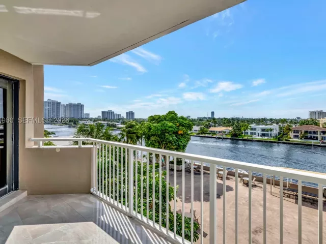 2-bedroom condo for sale in Hallandale Beach - 1965 S Ocean Dr 4S - MondialRealty