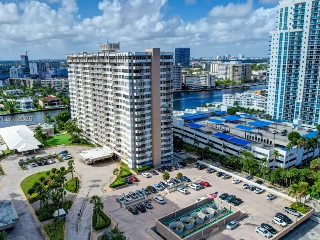 2-bedroom condo for sale in Hallandale Beach - 1965 S Ocean Dr 4S - MondialRealty