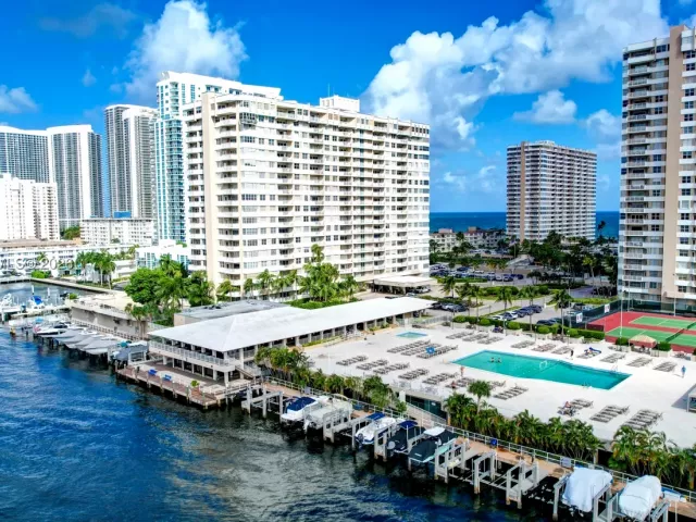 2-bedroom condo for sale in Hallandale Beach - 1965 S Ocean Dr 4S - MondialRealty