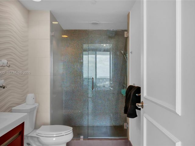 Apartment for sale  Unit #2208 - photo 7264725