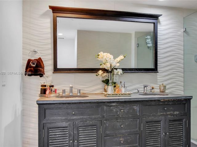 Apartment for sale  Unit #2208 - photo 7264731