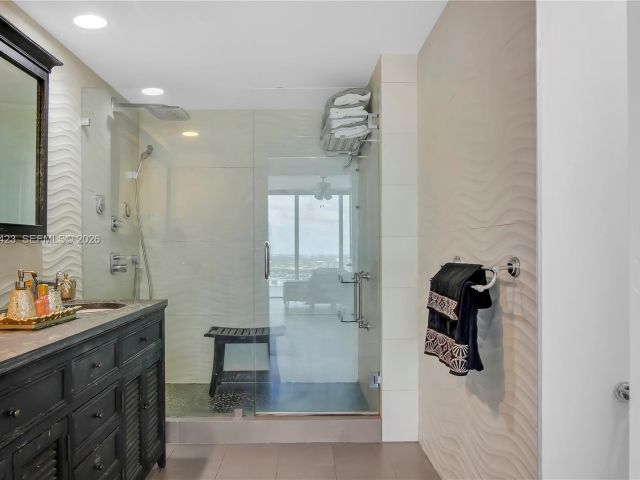 Apartment for sale  Unit #2208 - photo 7264732