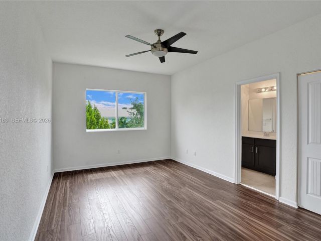 Home for sale at 358 SE 1st Way - photo 7285068