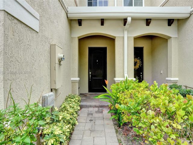 Home for sale at 358 SE 1st Way - photo 7285082