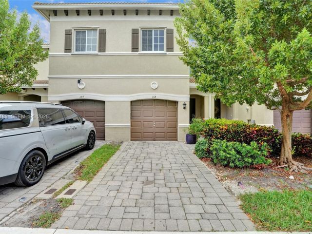 Home for sale at 358 SE 1st Way - photo 7285084