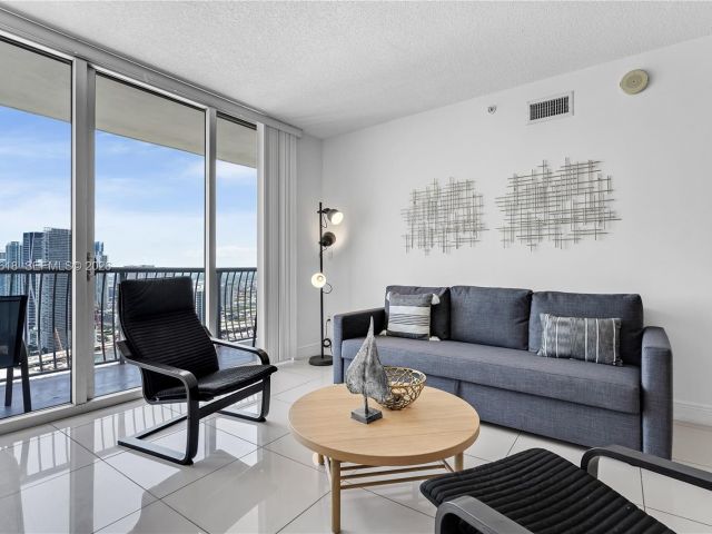 Apartment for rent  Unit #5310 - photo 7264424